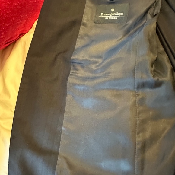 Ermenegildo Zegna (Su Misura) Trofeo Men's 100% Wool Suit. - Picture 10 of 16